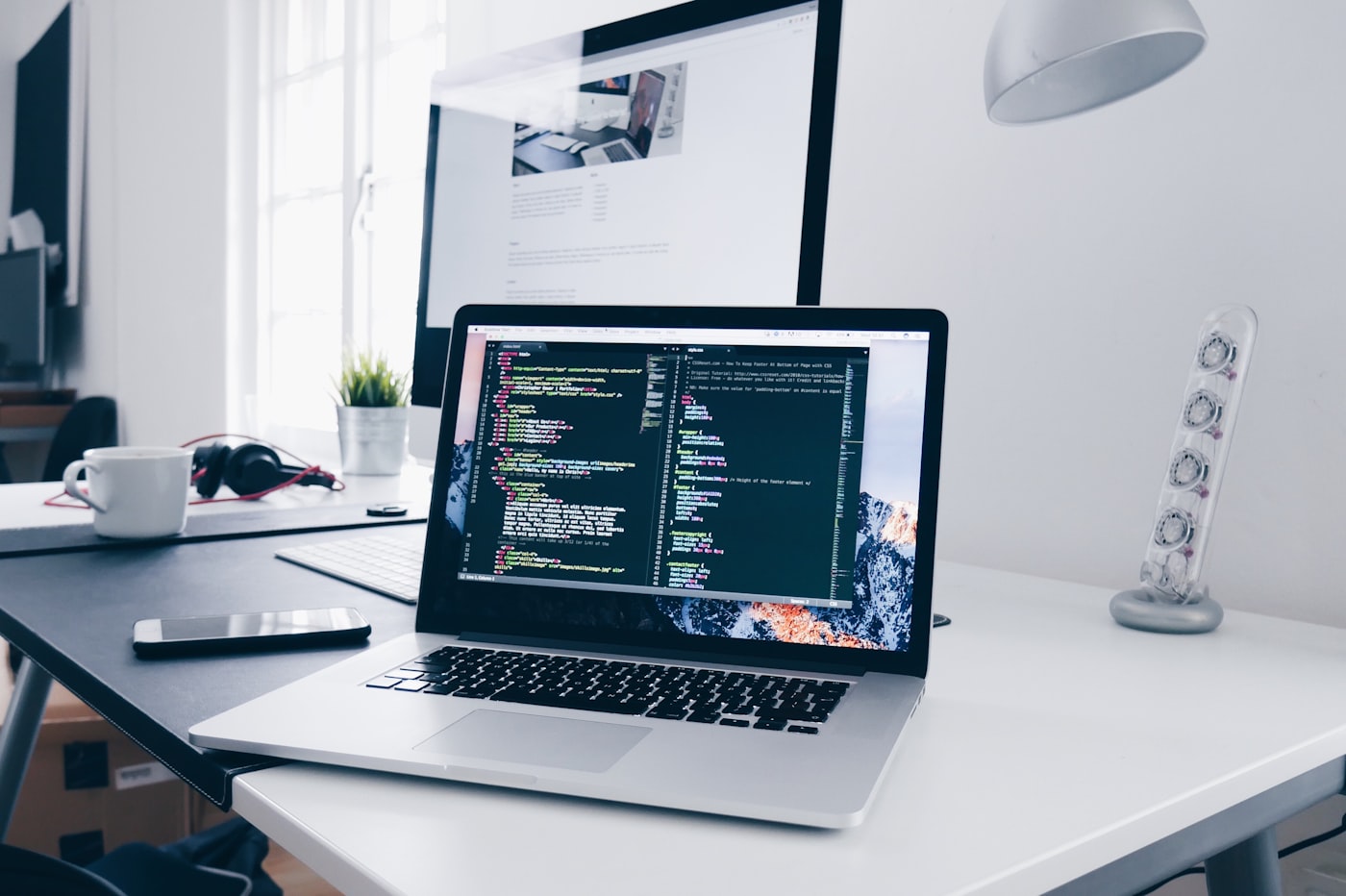 Bekerja di laptop